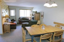 Condo Griz Inn,dining, Fernie