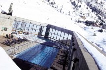 Hotel and Condos Cliff Lodge and Spa pool view, Snowbird ski resort, USA