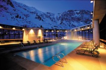 Hotel and Condos Cliff Lodge and Spa pool, Snowbird ski resort, USA
