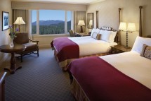 Hotel Fairmont Chateau Whistler, bed, Whistler