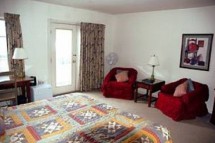 Inn of 6 Mountains bedroom, Killington
