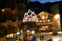 Residence Le Village 1950 ext night, Les Arcs