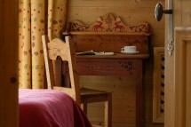 Chalet Tolima  table