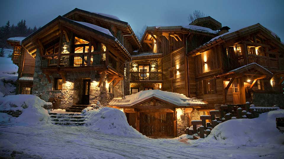 Chalet Benjamin, Courchevel - A chalet with a view stretching far out over the Vallée de Bozel