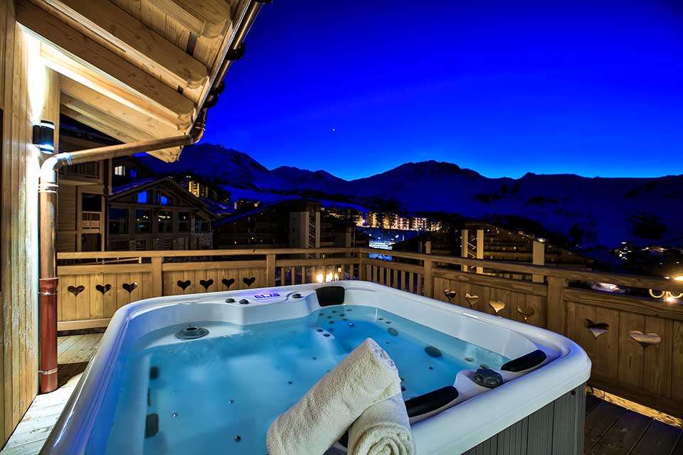 Chalet Silene, La Plagne - A chalet with a view of the evening sunset from the hot tub