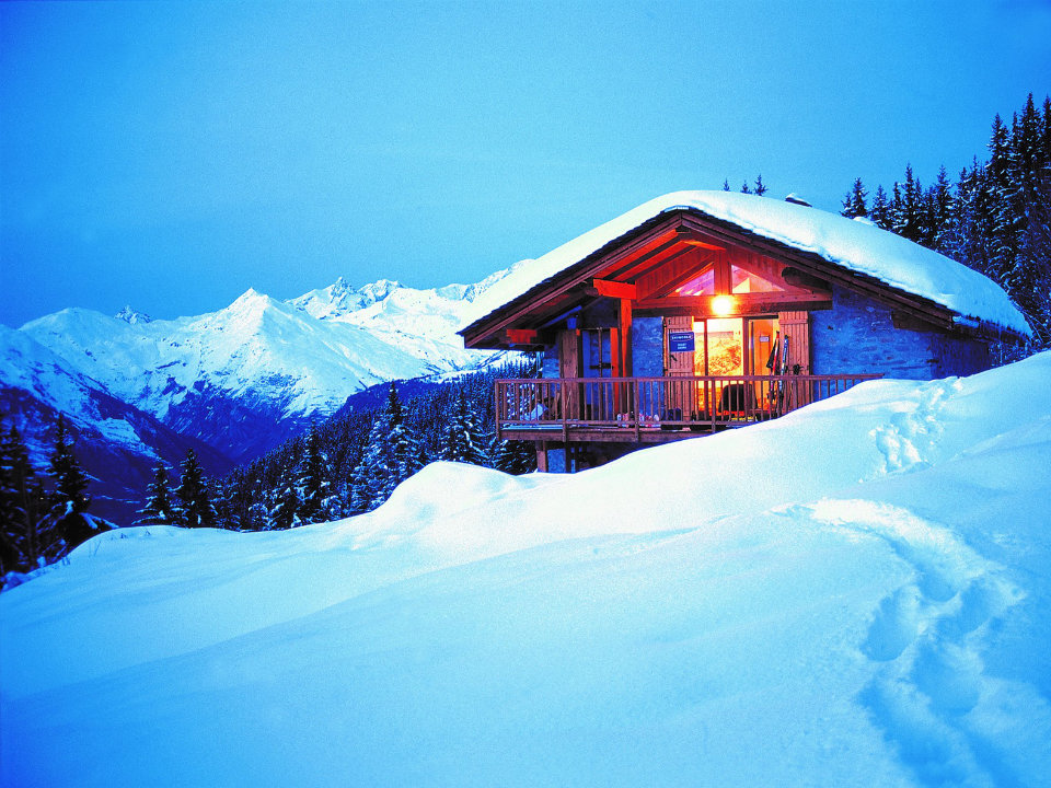 Chalet Cicero, Les Arcs - A chalet with a view from the hillside over the valley