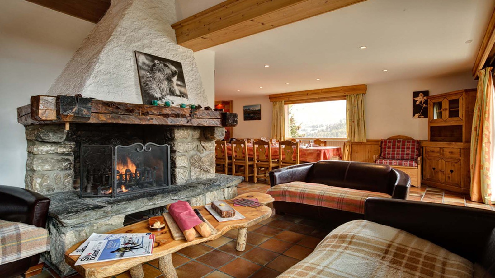 Lounge, Chalet Elodie - ski chalet in Meribel, France Lounge, Chalet Elodie - ski chalet in Meribel, France